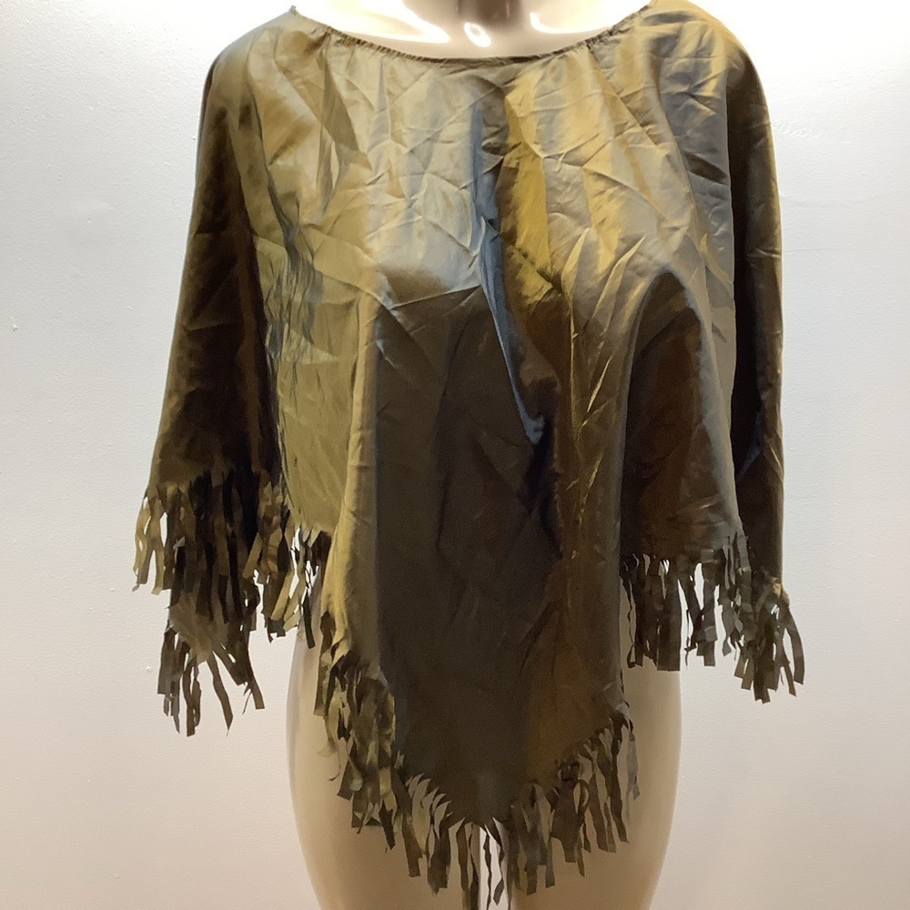 Zuliana Iridescent Fringe Trim Top One Size New With Tags Dark